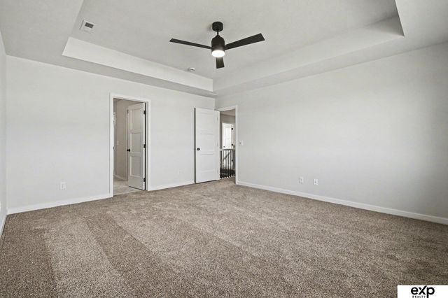 5618 Kestrel Parkway, Elkhorn, NE 68022