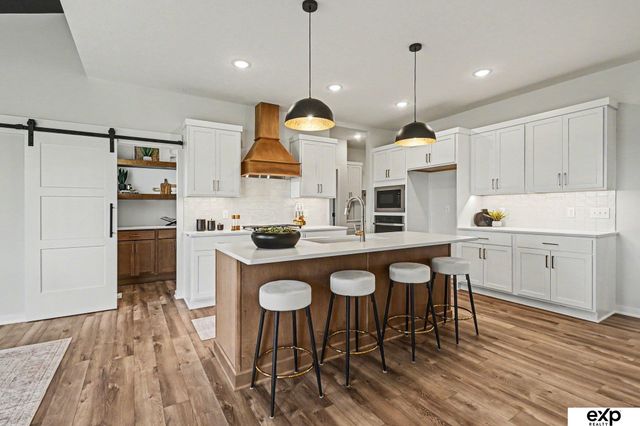 5618 Kestrel Parkway, Elkhorn, NE 68022