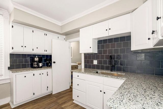 3951 Warwick Street, Kansas City, MO 64111
