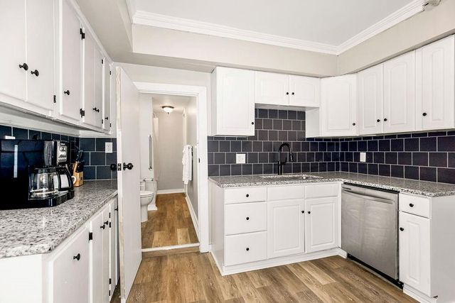 3951 Warwick Street, Kansas City, MO 64111