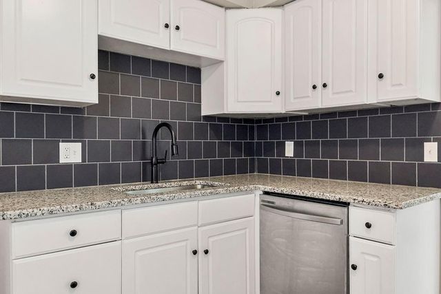 3951 Warwick Street, Kansas City, MO 64111