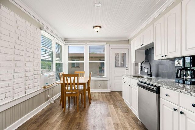 3951 Warwick Street, Kansas City, MO 64111