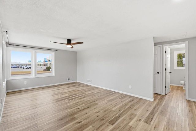 236 W 20TH AVENUE, Oshkosh, WI 54902