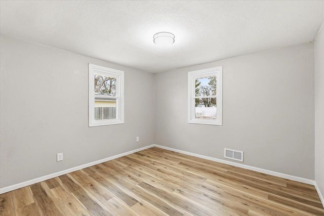 236 W 20TH AVENUE, Oshkosh, WI 54902