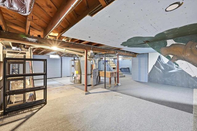 236 W 20TH AVENUE, Oshkosh, WI 54902