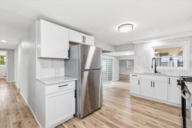 236 W 20TH AVENUE, Oshkosh, WI 54902