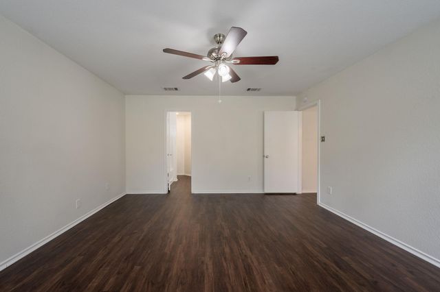 292 Dandelion LOOP, Kyle, TX 78640