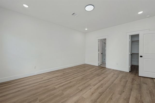 1340 Elmwood Avenue, Fort Worth, TX 76104