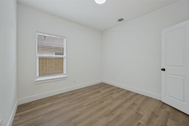 1340 Elmwood Avenue, Fort Worth, TX 76104