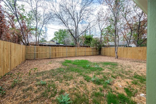1340 Elmwood Avenue, Fort Worth, TX 76104