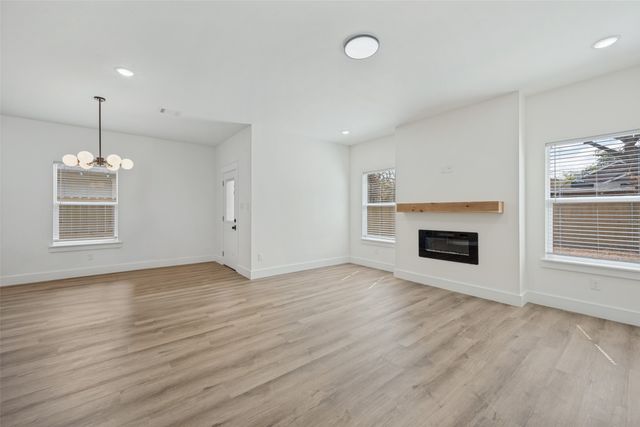 1340 Elmwood Avenue, Fort Worth, TX 76104
