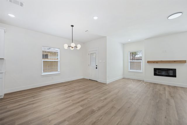 1340 Elmwood Avenue, Fort Worth, TX 76104