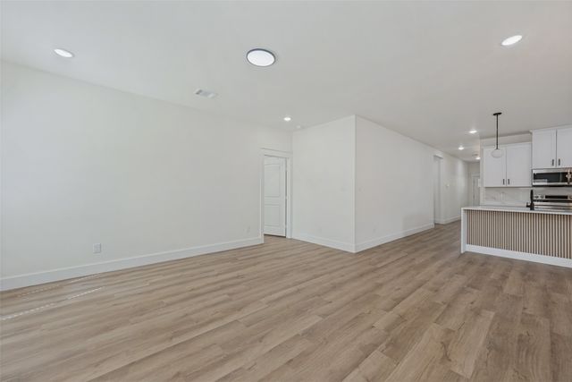 1340 Elmwood Avenue, Fort Worth, TX 76104