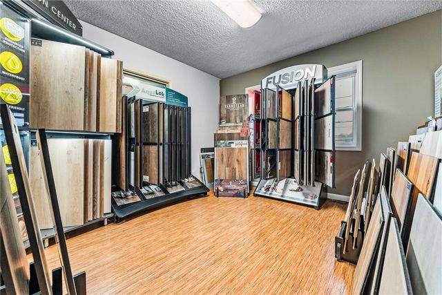 2240 E State St, Hermitage, PA 16148