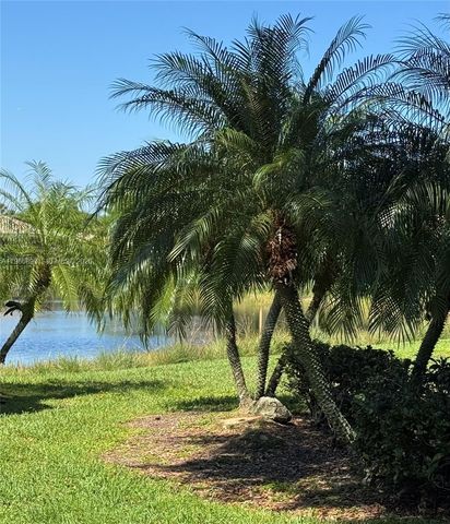 6833 Watertown Dr, Boynton Beach, FL 33437