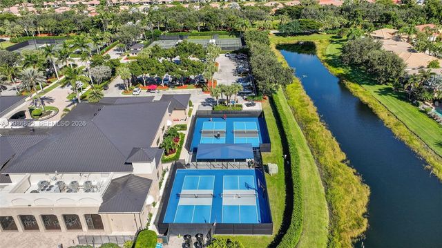 6833 Watertown Dr, Boynton Beach, FL 33437