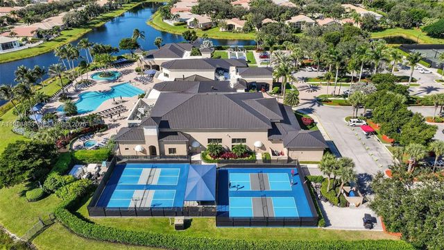 6833 Watertown Dr, Boynton Beach, FL 33437