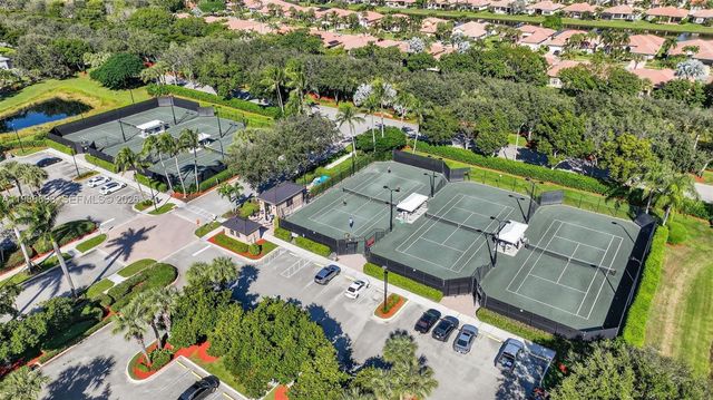 6833 Watertown Dr, Boynton Beach, FL 33437