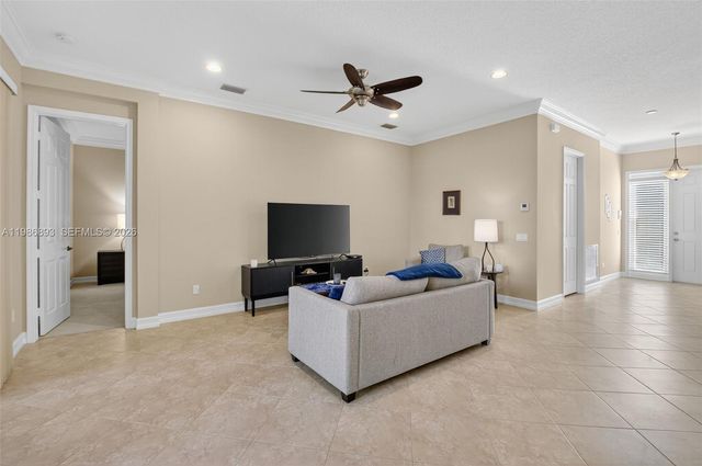 6833 Watertown Dr, Boynton Beach, FL 33437