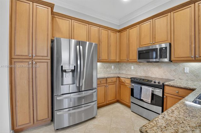 6833 Watertown Dr, Boynton Beach, FL 33437