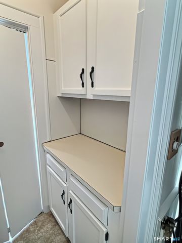 290 Wakelee Avenue 2nd floor, Ansonia, CT 06401