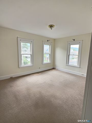 290 Wakelee Avenue 2nd floor, Ansonia, CT 06401
