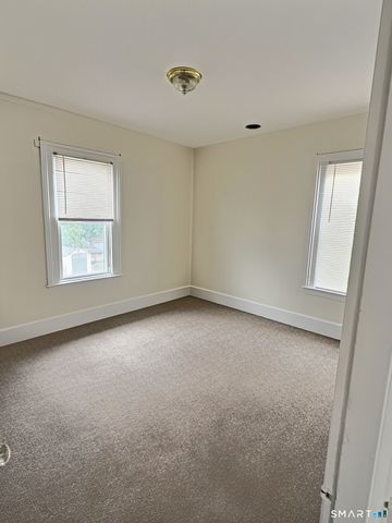 290 Wakelee Avenue 2nd floor, Ansonia, CT 06401