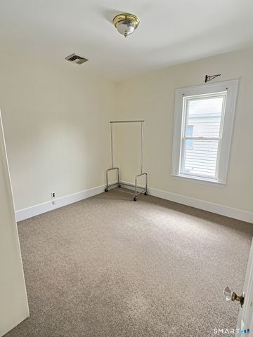 290 Wakelee Avenue 2nd floor, Ansonia, CT 06401