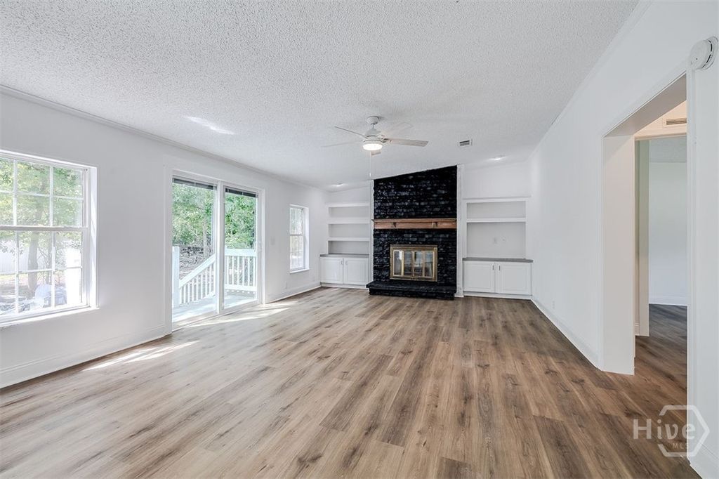 Image 16 of property listing at 318 Samuel Smalls Sr Avenue, Guyton, GA 31312