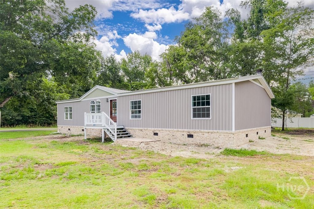 Image 2 of property listing at 318 Samuel Smalls Sr Avenue, Guyton, GA 31312