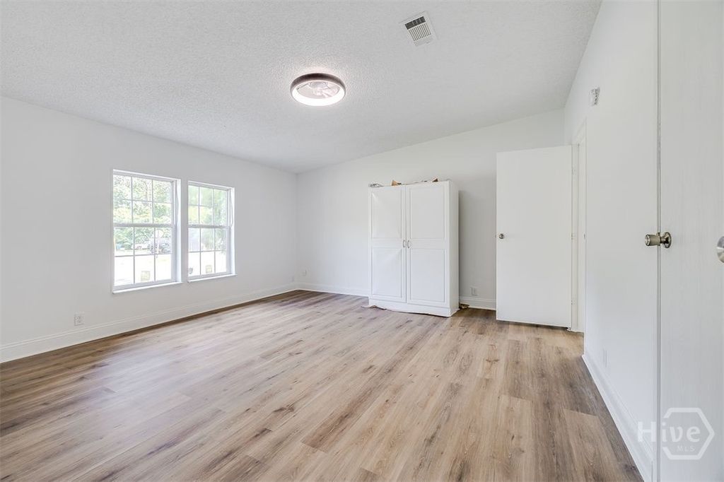 Image 21 of property listing at 318 Samuel Smalls Sr Avenue, Guyton, GA 31312