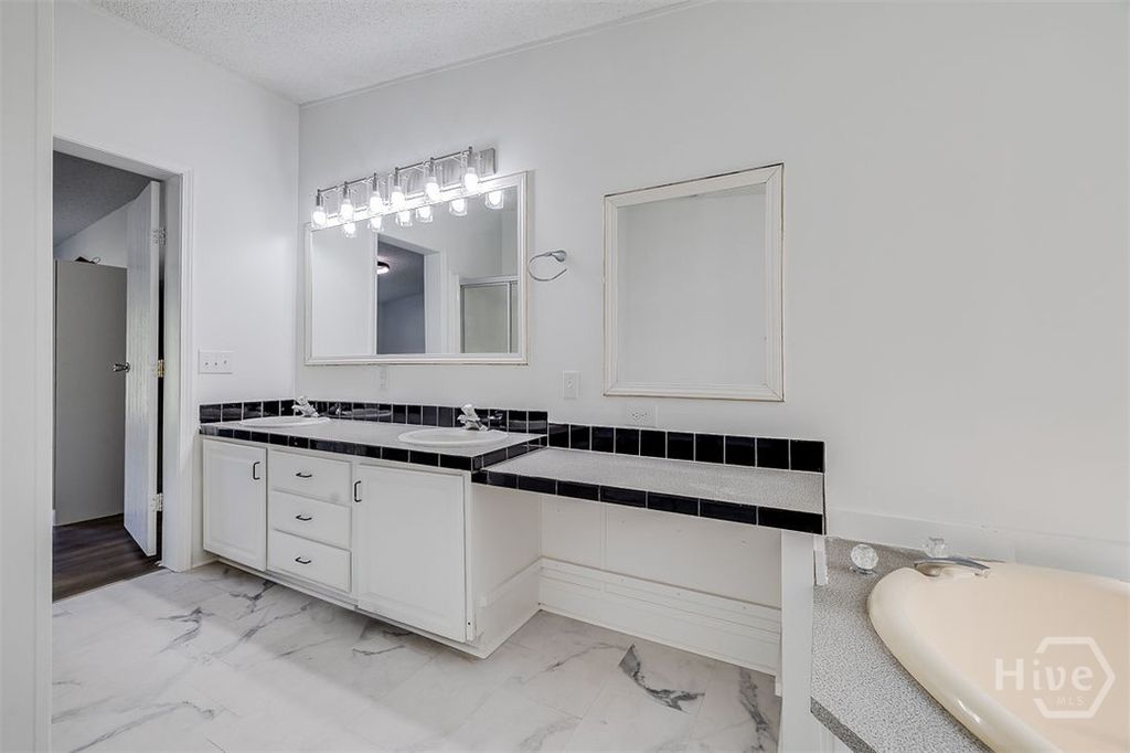 Image 27 of property listing at 318 Samuel Smalls Sr Avenue, Guyton, GA 31312