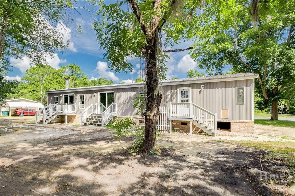 Image 36 of property listing at 318 Samuel Smalls Sr Avenue, Guyton, GA 31312