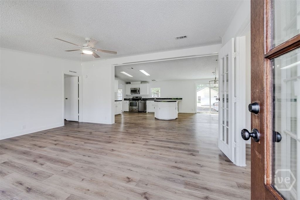 Image 5 of property listing at 318 Samuel Smalls Sr Avenue, Guyton, GA 31312