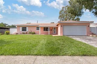 2424 61ST LANE N, St Petersburg, FL 33710