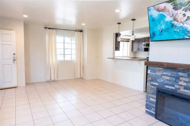 13949 Arthur Avenue 1, Paramount, CA 90723