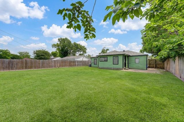 2205 Kingsdale Drive, Deer Park, TX 77536