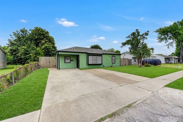 2205 Kingsdale Drive, Deer Park, TX 77536