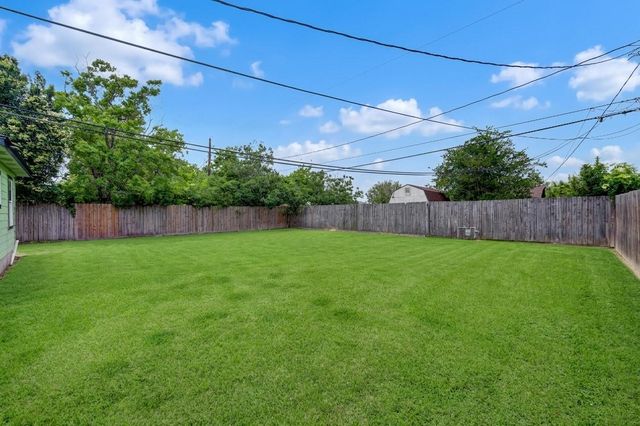 2205 Kingsdale Drive, Deer Park, TX 77536