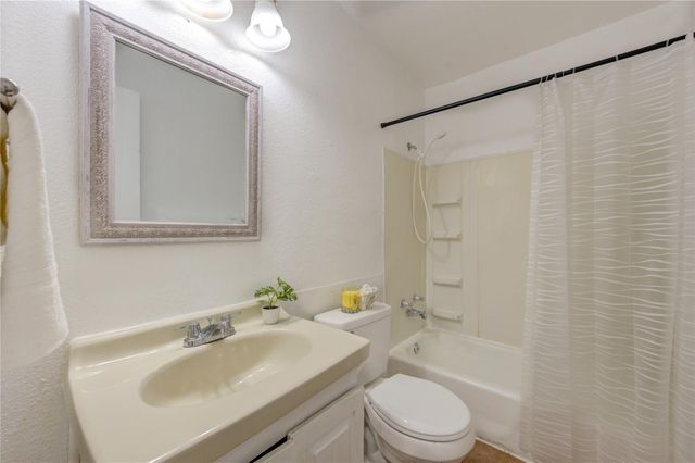 2205 Kingsdale Drive, Deer Park, TX 77536