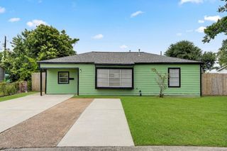 2205 Kingsdale Drive, Deer Park, TX 77536