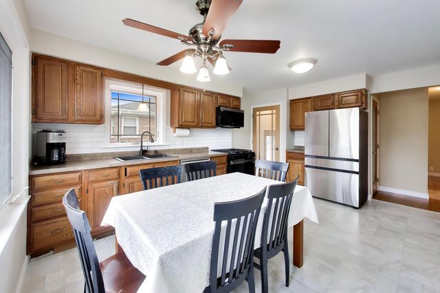 5022 N Busse Avenue, Chicago, IL 60656
