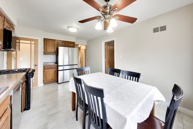 5022 N Busse Avenue, Chicago, IL 60656