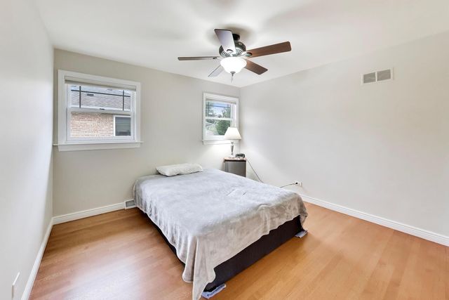 5022 N Busse Avenue, Chicago, IL 60656