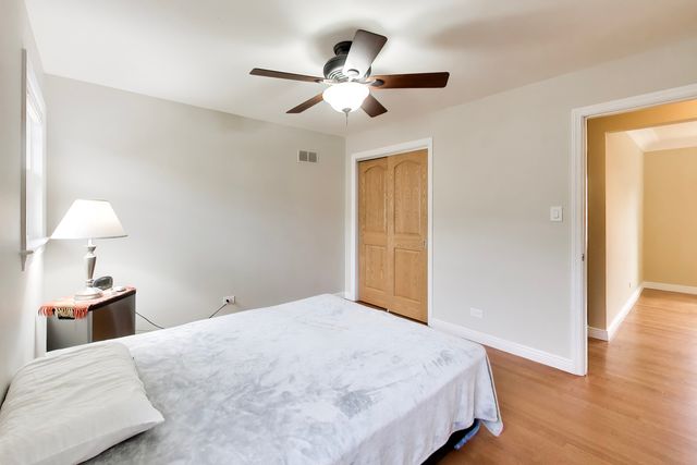 5022 N Busse Avenue, Chicago, IL 60656