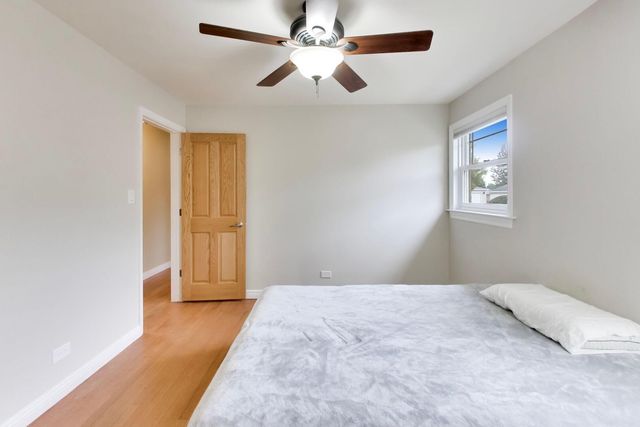 5022 N Busse Avenue, Chicago, IL 60656