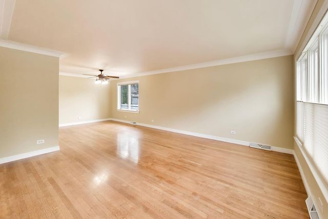 5022 N Busse Avenue, Chicago, IL 60656