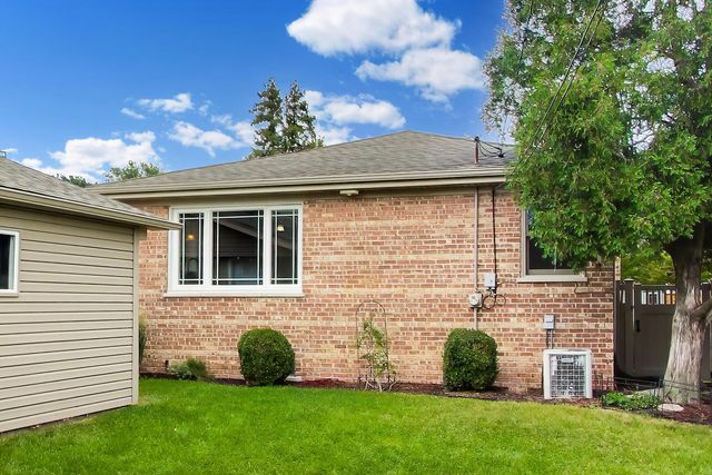5022 N Busse Avenue, Chicago, IL 60656