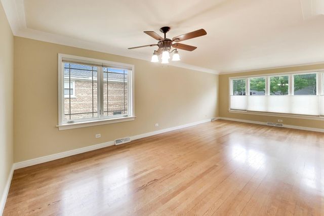 5022 N Busse Avenue, Chicago, IL 60656