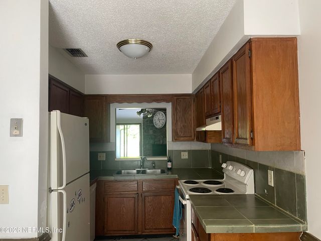 1847 OAK WATER Drive, Jacksonville, FL 32225